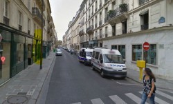 Photo devant appartement des rencontre Hollande Gayet avec fougon de police.